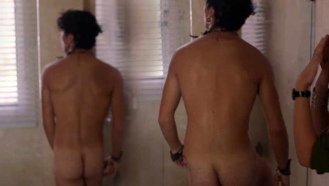 Óscar Casas, totalmente desnudo, en 'Siempre bruja'