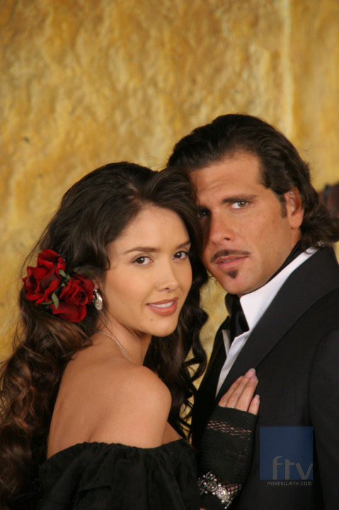 Marlene Favela y Christian Meier