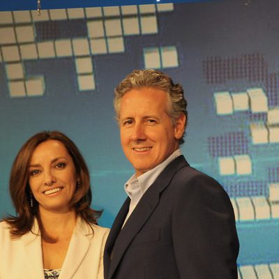 Pepa Bueno junto a Lorenzo Milá