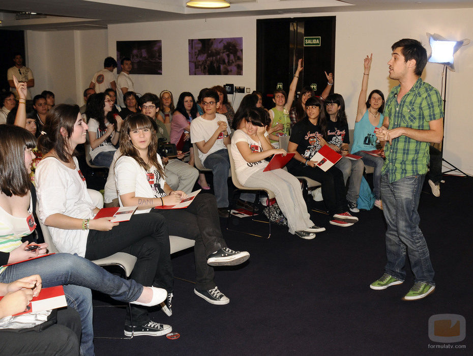 Jordi Cruz con las seguidoras