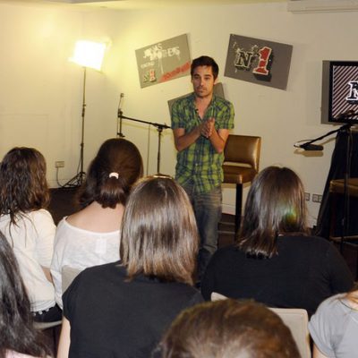 Jordi Cruz con las fans