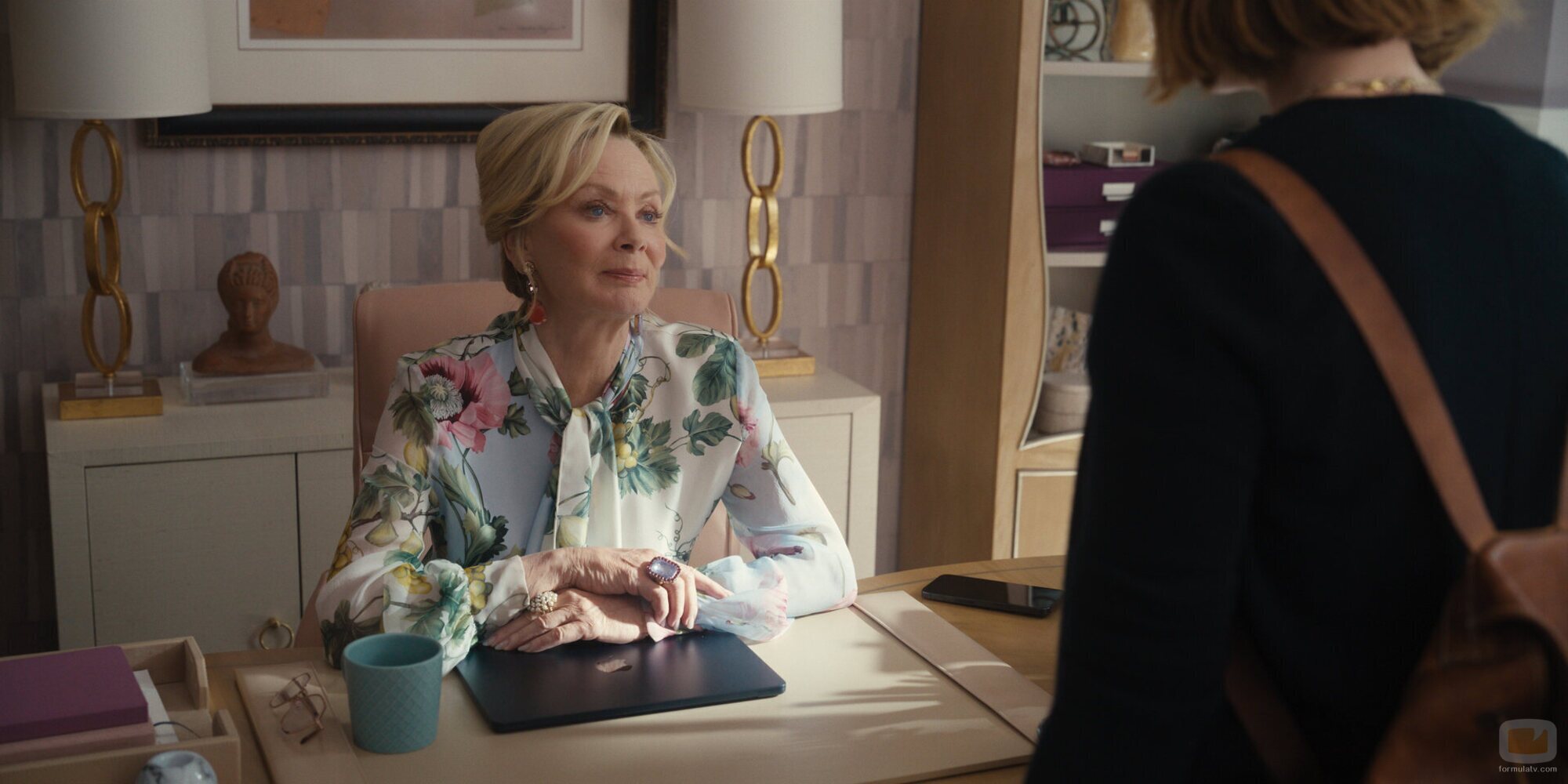 Jean Smart en 4x02 titulado 'Chicas de Portada' de 'Hacks'