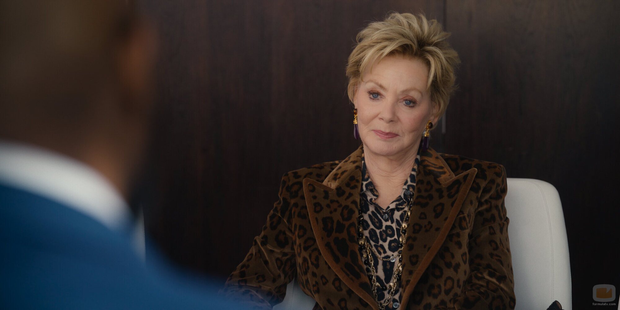 Jean Smart en 4x02 'Chicas de Portada' de 'Hacks'