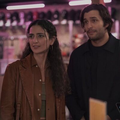 Alexander Koch y Medalion Rahimi en Capítulo 4 titulado 'Amo Los Ángeles' de 'Hacks'