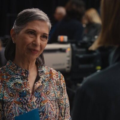 Rose Abdoo en la temporada 4 y el capítulo 04 de 'Hacks'