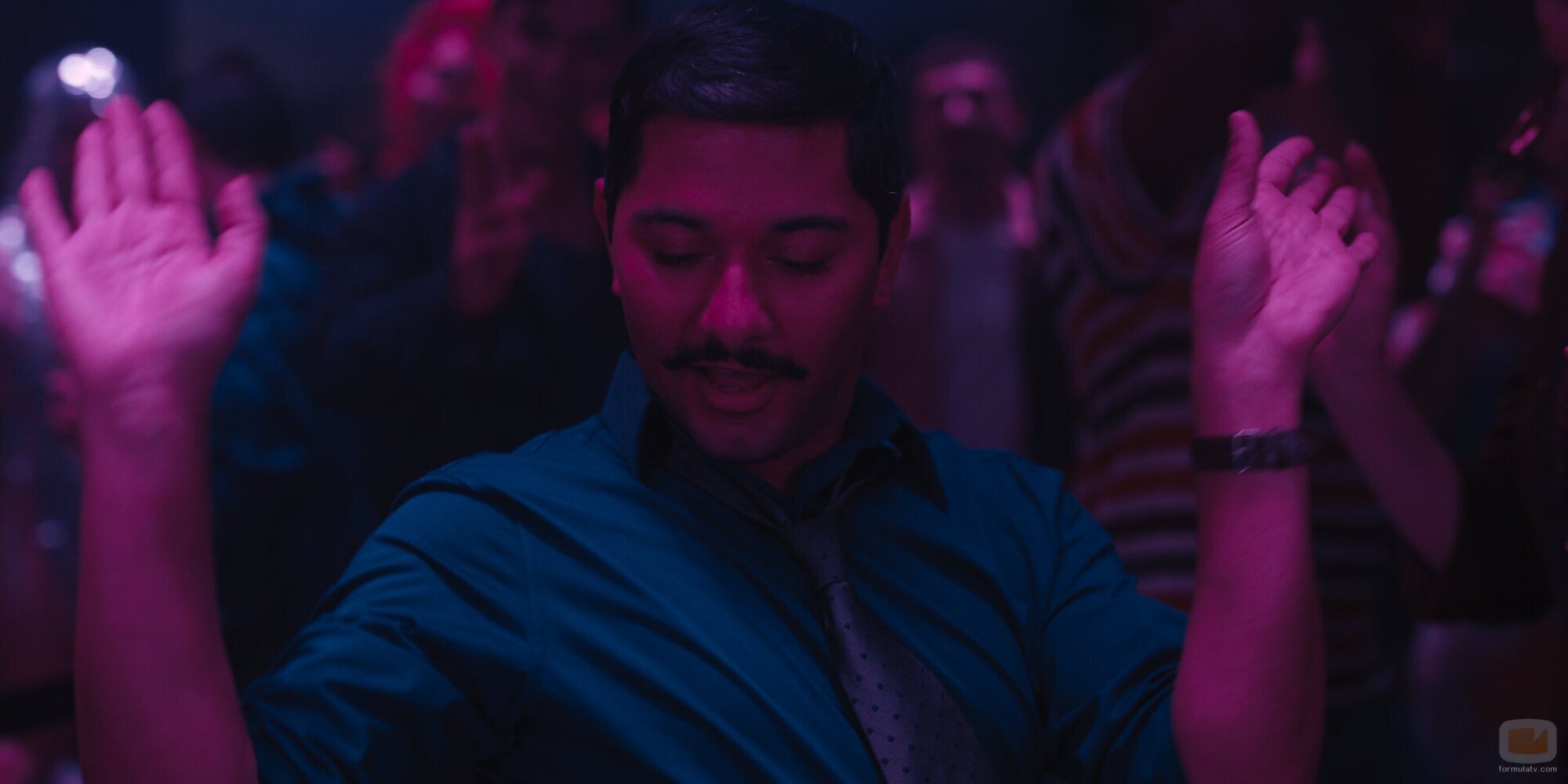 Mark Indelicato en 'Amo Los Ángeles' de 'Hacks'