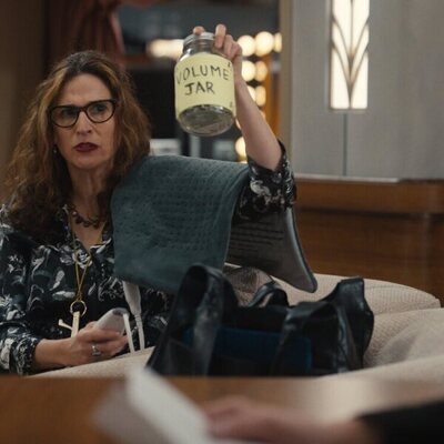 Michaela Watkins en la temporada 4 y el capítulo 05 de 'Hacks'