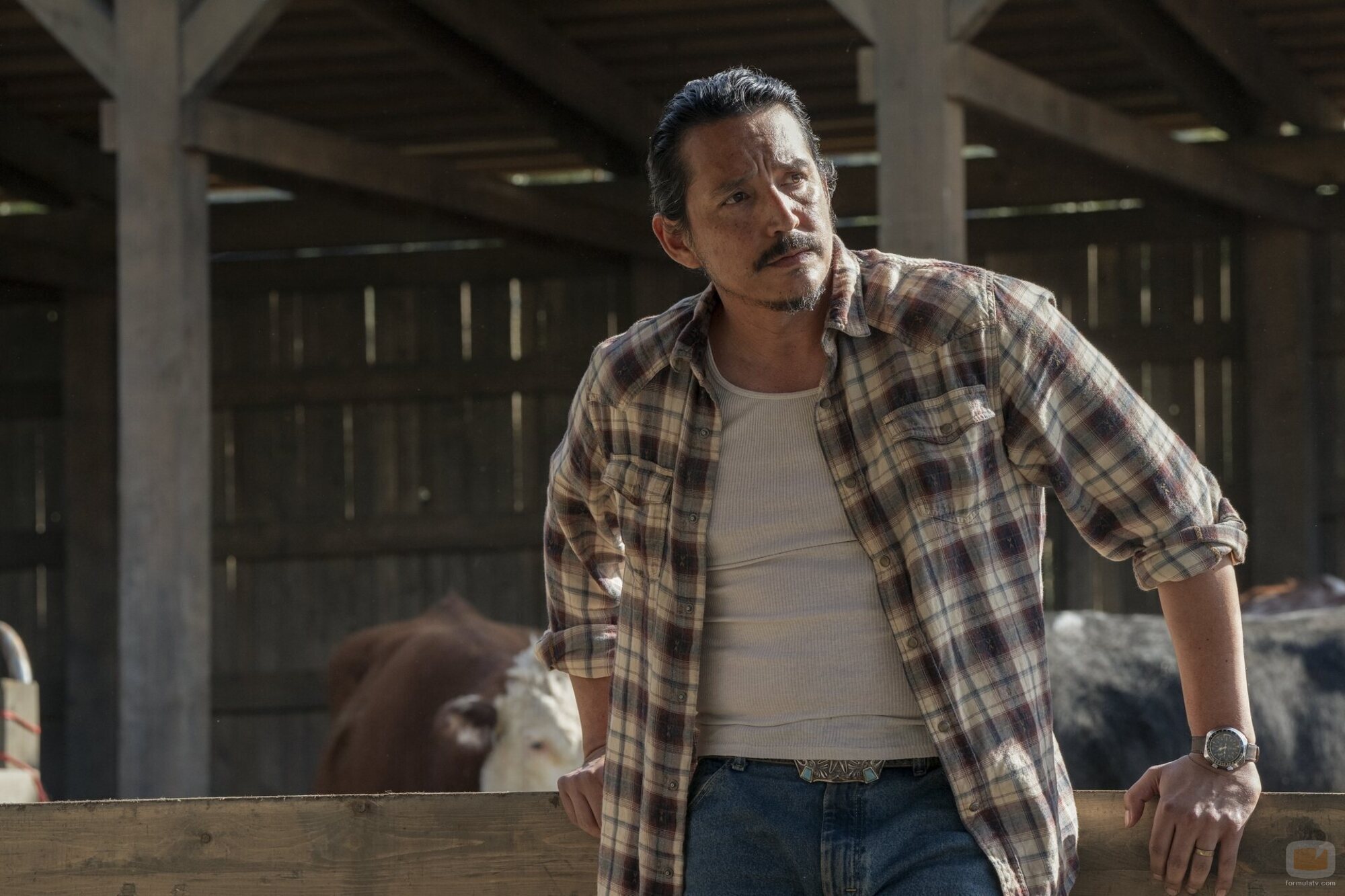 Escena de Gabriel Luna en 'El camino' de 'The Last of Us'