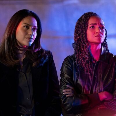 Alyssa Diaz y Mekia Cox en 7x12 'April Fools' de 'The Rookie'
