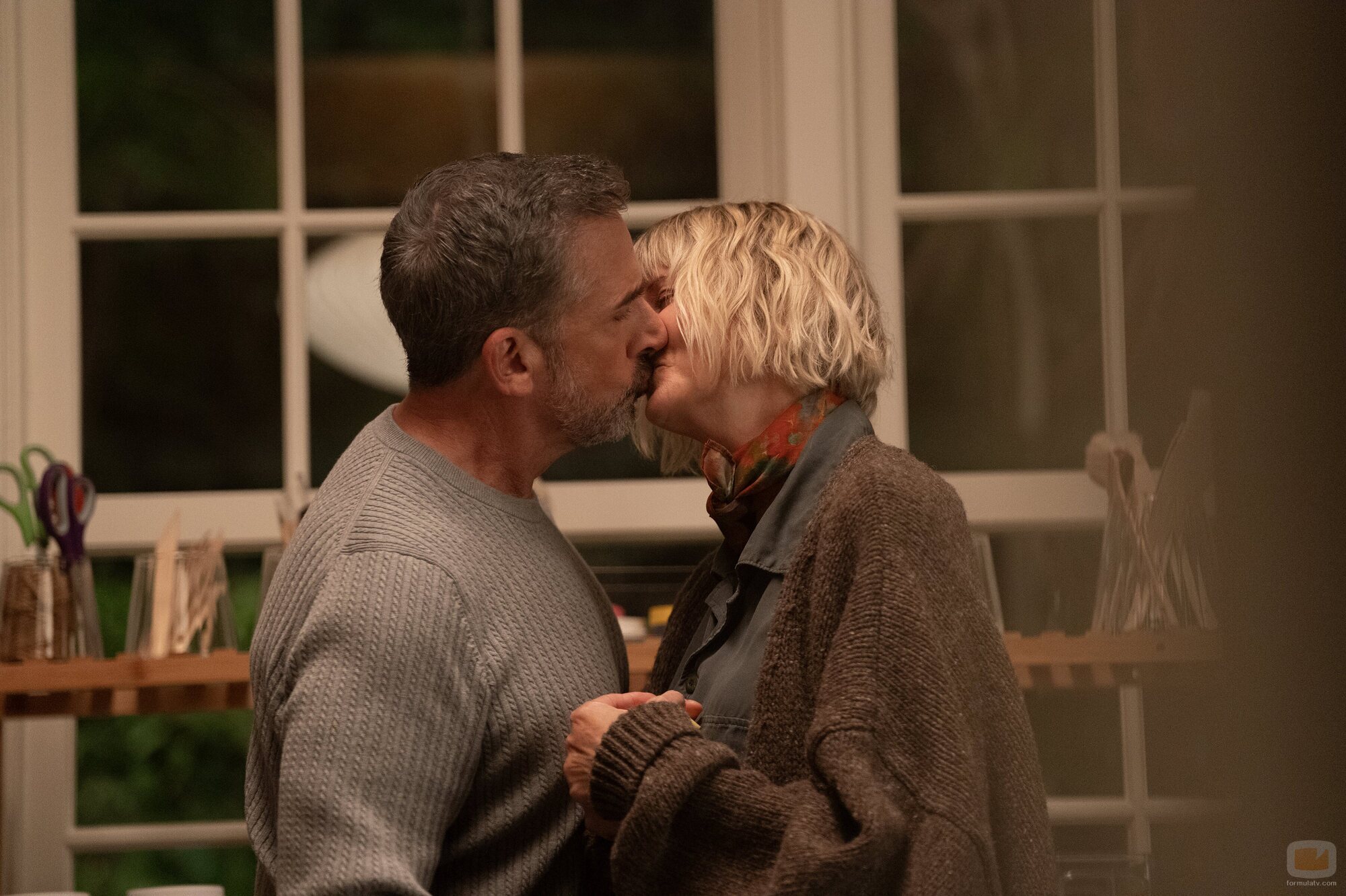 Steve Carell y Kerri Kenney en el 1x01 de 'The Four Seasons'
