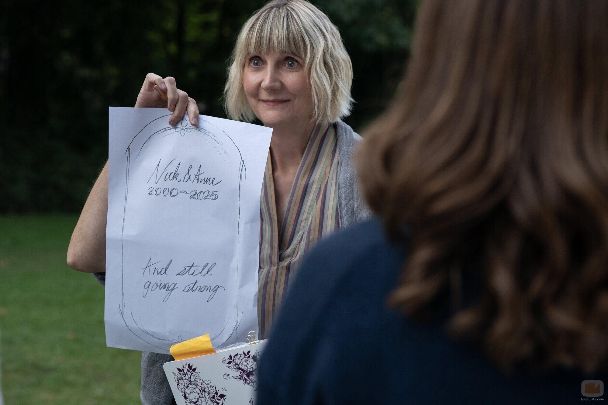 Kerri Kenney en el 1x02 de 'The Four Seasons'