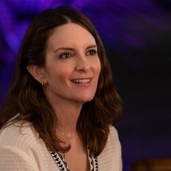Tina Fey en 1x04 'El bar de la playa' de 'Las cuatro estaciones'