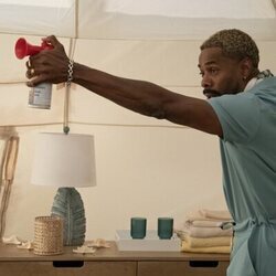 Colman Domingo en 1x04 titulado 'El bar de la playa' de 'Las cuatro estaciones'