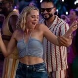 Erika Henningsen en 'El bar de la playa' de 'The Four Seasons'