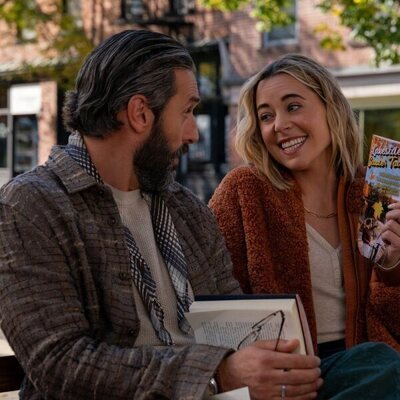 Erika Henningsen y Marco Calvani en 1x06 titulado 'El partido de frisbi' de 'Las cuatro estaciones'