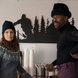 Tina Fey y Colman Domingo en el 1x07 de 'Las cuatro estaciones'