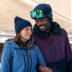 Tina Fey y Colman Domingo en 'Viaje a la nieve' de 'Las cuatro estaciones'