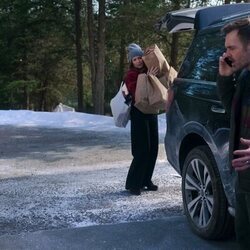 Tina Fey y Will Forte en 1x07 titulado 'Viaje a la nieve' de 'Las cuatro estaciones'