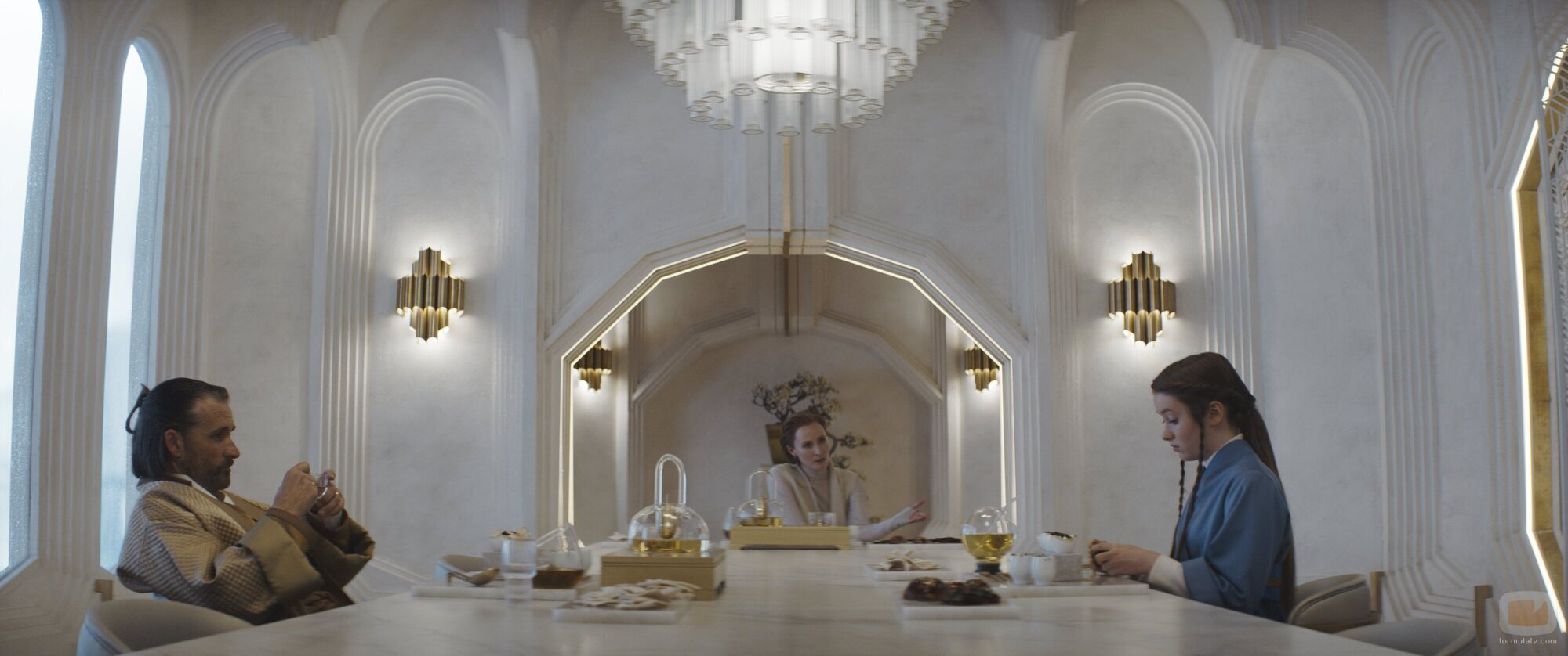 Genevieve O'Reilly y Alastair Mackenzie en la temporada 1 y el capítulo 05 de 'Andor'