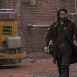 Diego Luna en 1x02 'Ese sería yo' de 'Andor'