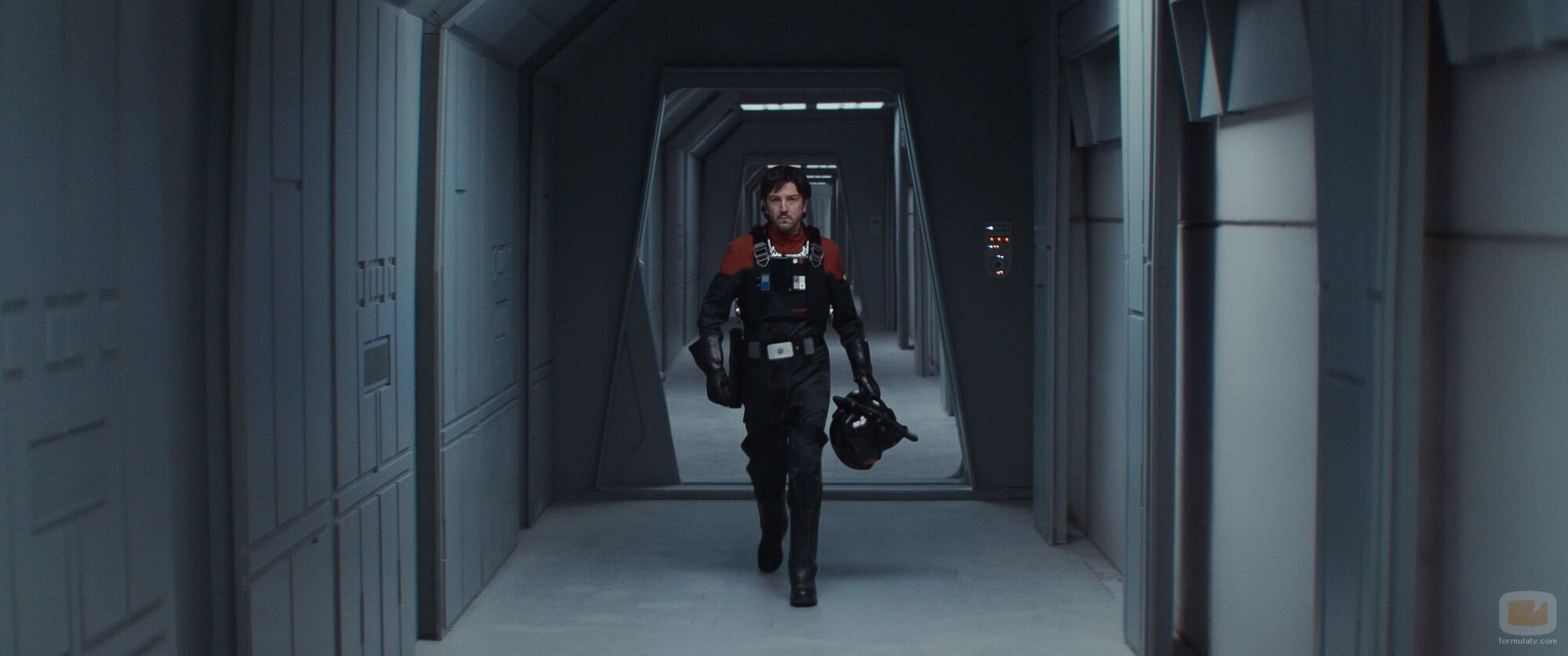 Diego Luna en 2x01 'Un año después' de 'Andor'