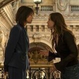 Lou de Laâge y Charlotte Gainsbourg en el 1x08 de 'Estrella'