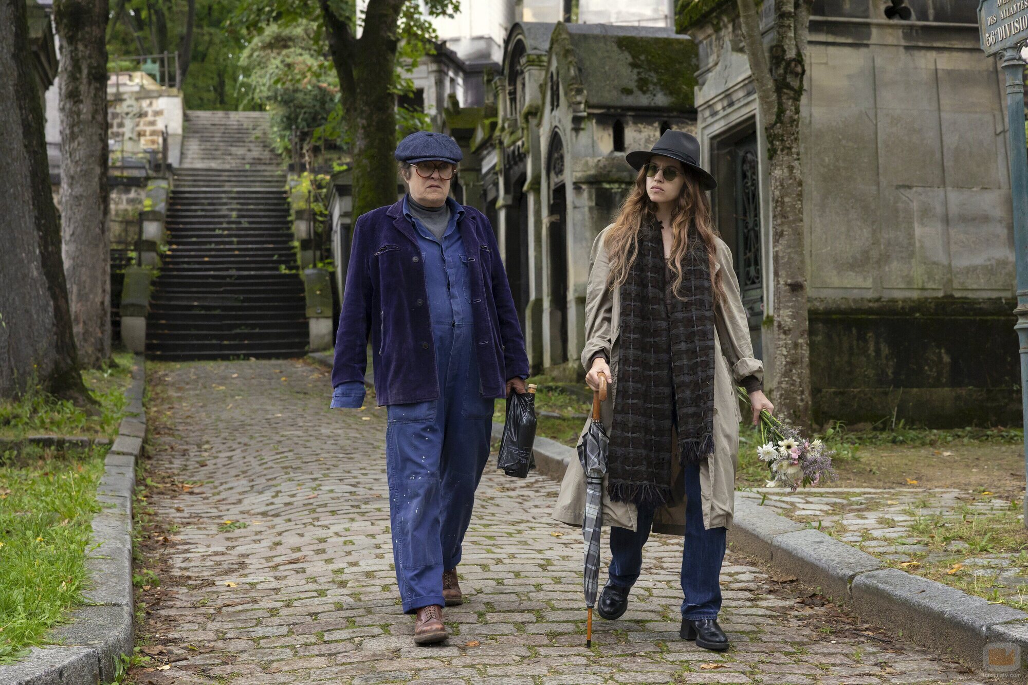 Marie Berto y Lou de Laâge en 'La oferta' de 'Estrella'