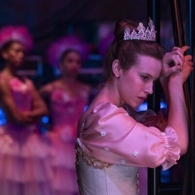 Lou de Laâge en 1x07 'El desliz' de 'Estrella'