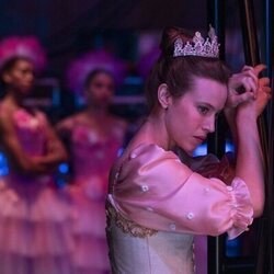 Lou de Laâge en 1x07 'El desliz' de 'Estrella'