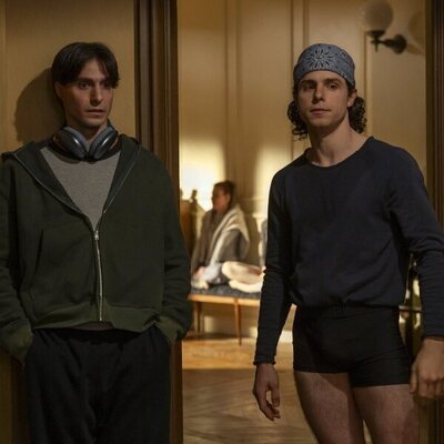 Ivan du Pontavice y Gideon Glick en 1x05 titulado 'La rata' de 'Estrella'