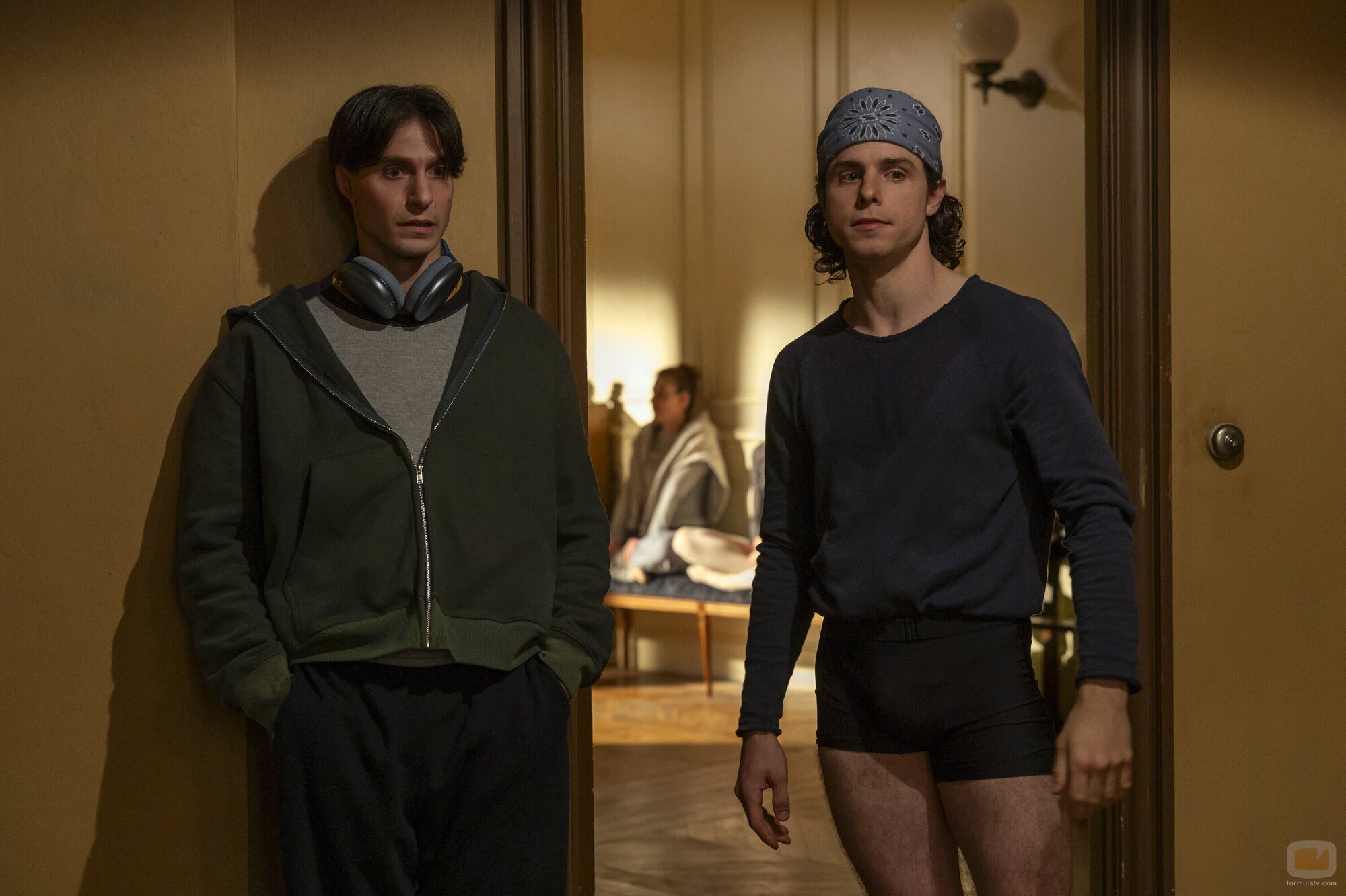 Ivan du Pontavice y Gideon Glick en 1x05 titulado 'La rata' de 'Estrella'