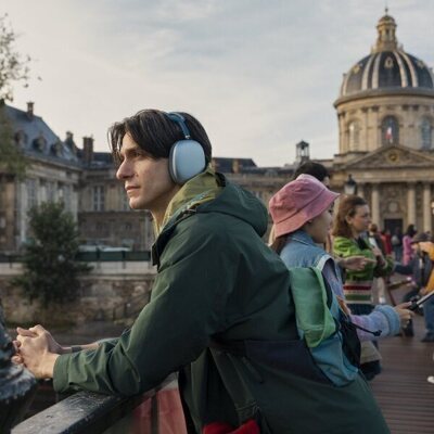 Gideon Glick en el 1x02 de 'Étoile'