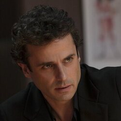 Luke Kirby en 1x01 titulado 'El cambio' de 'Estrella'