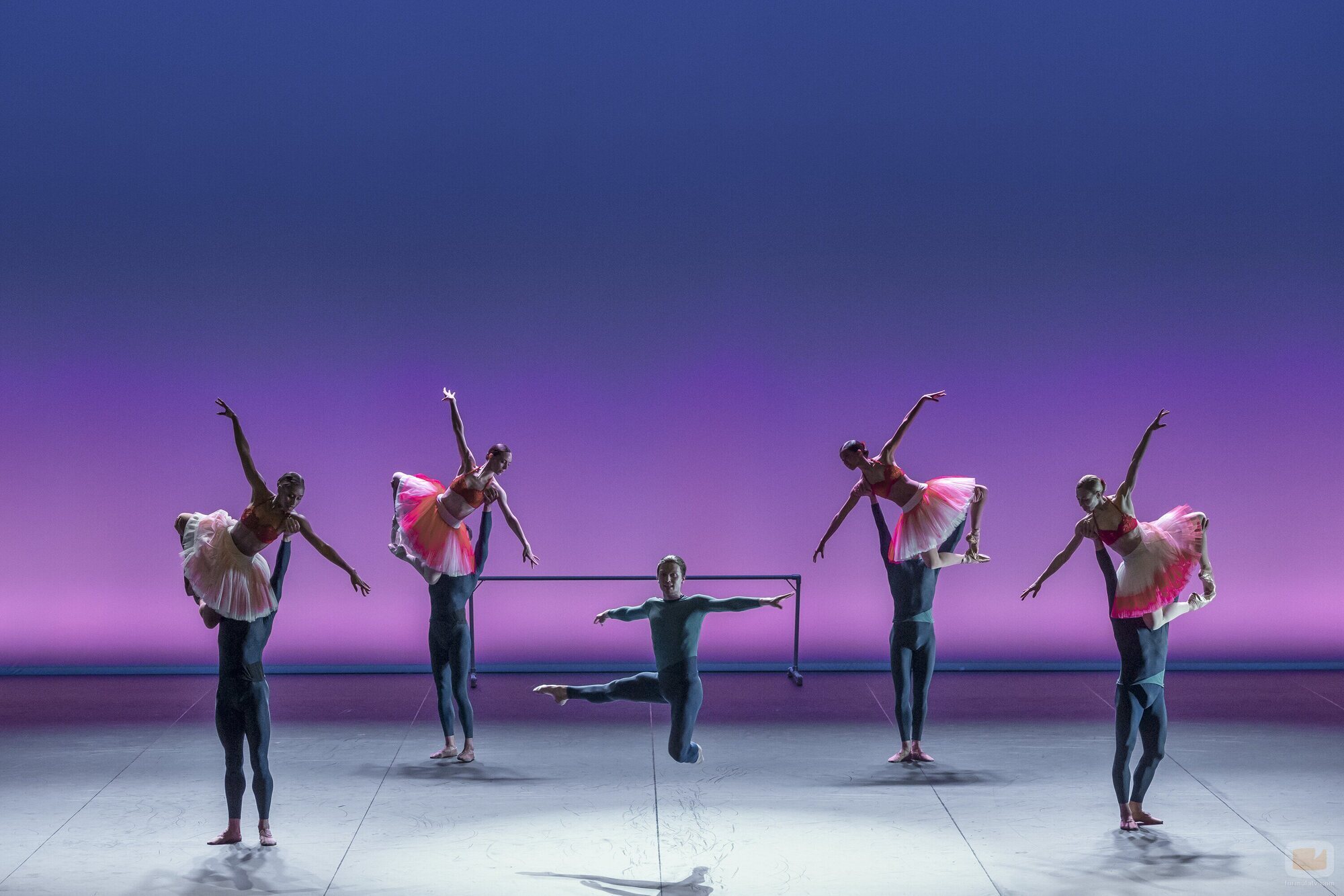 Taïs Vinolo y Ivan du Pontavice en la temporada 1 y el capítulo 08 de 'Estrella'