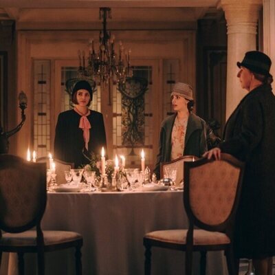 Verónica Sánchez y Andrea Duro en Capítulo 7 titulado 'Acorralados' de 'La Favorita 1922'