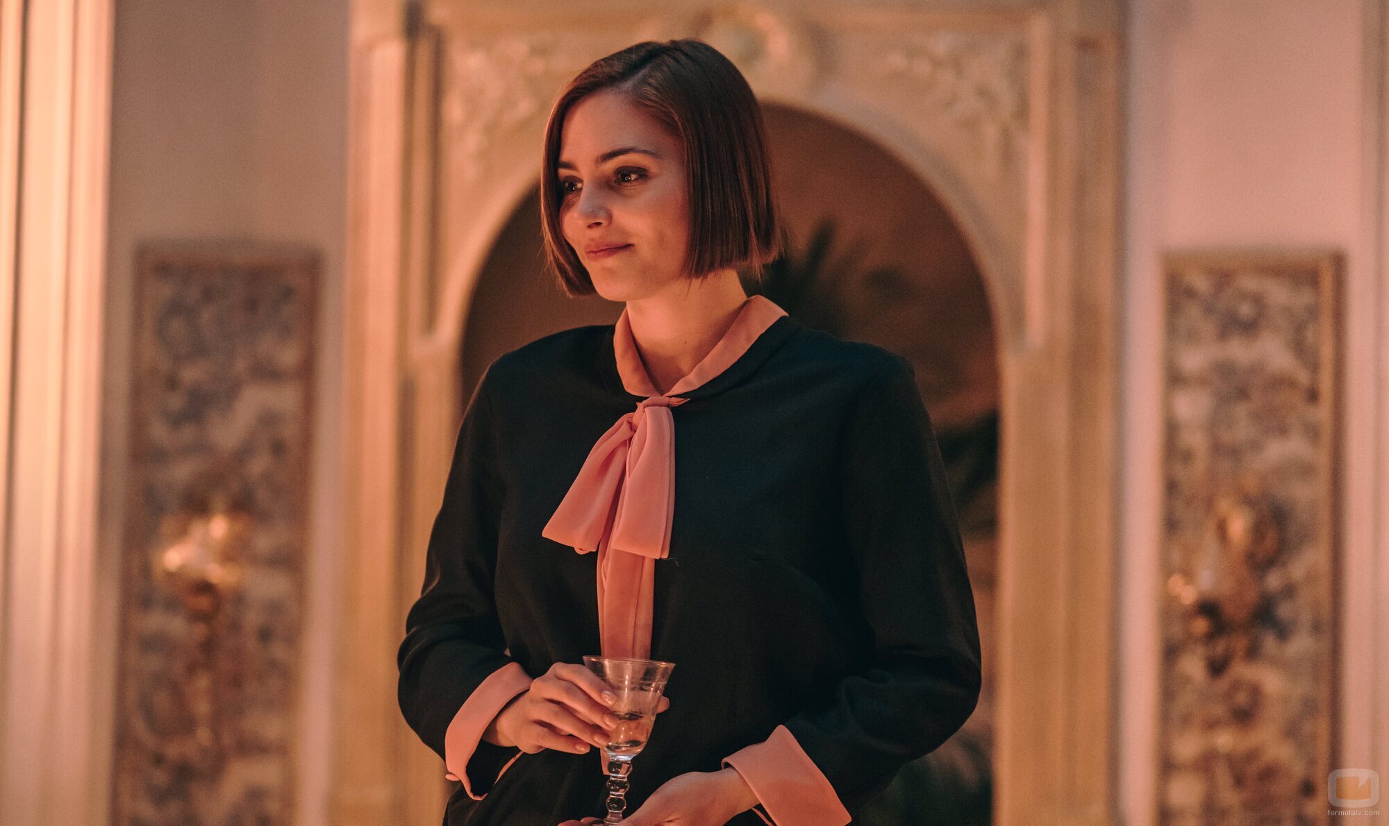 Foto de Andrea Duro en el 1x07 de 'La Favorita 1922'