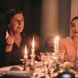 Maribel Salas y Elena Maroto en el 1x07 de 'La Favorita 1922'