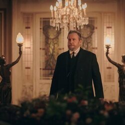 Fernando Cayo en 1x07 'Acorralados' de 'La Favorita 1922'