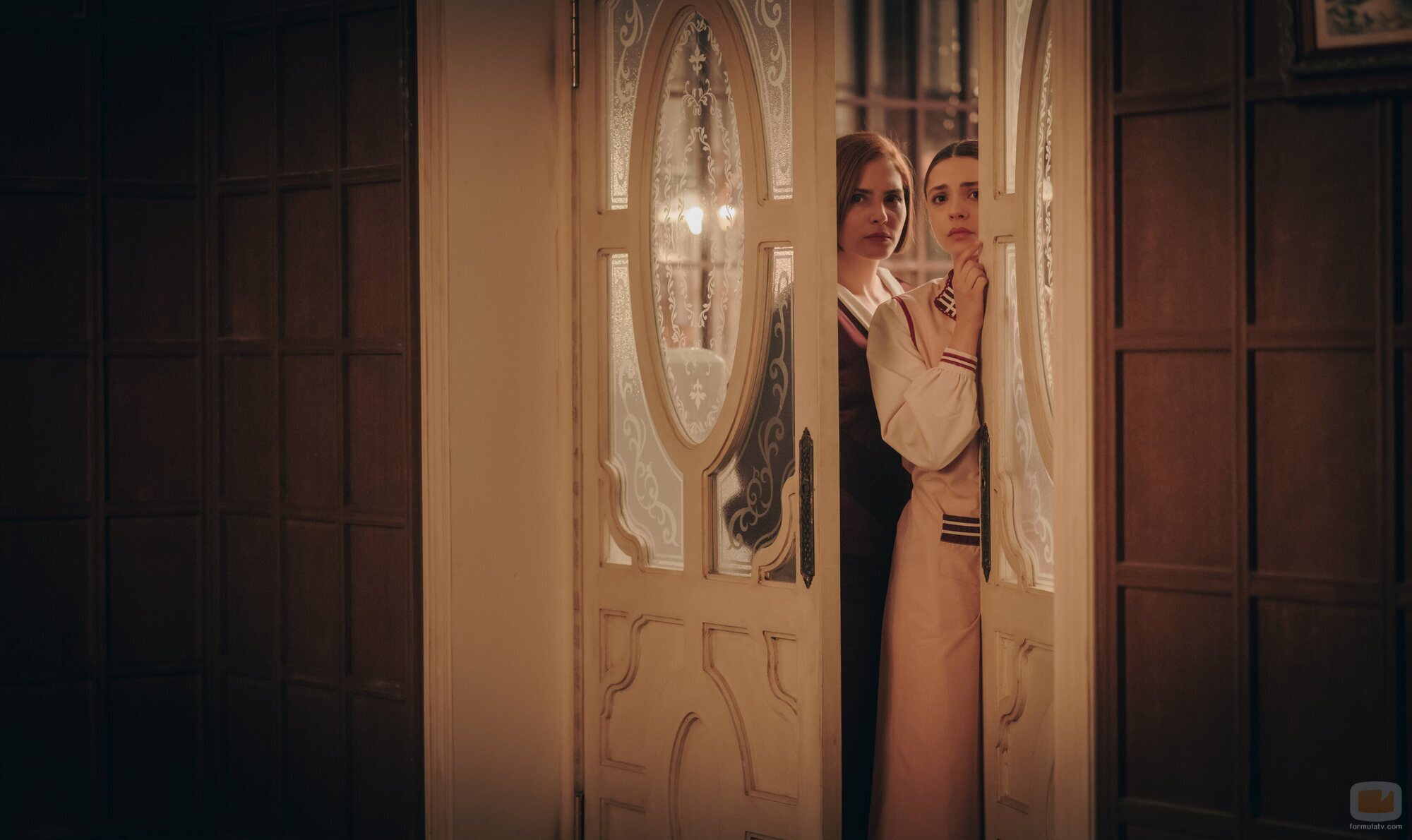 Andrea Duro y Elena Maroto en la temporada 1 y el capítulo 07 de 'La Favorita 1922'