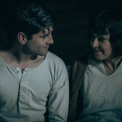 Verónica Sánchez y Luis Fernández 'Perla' en 1x06 titulado 'La oportunidad de Covadonga' de 'La Favorita 1922'