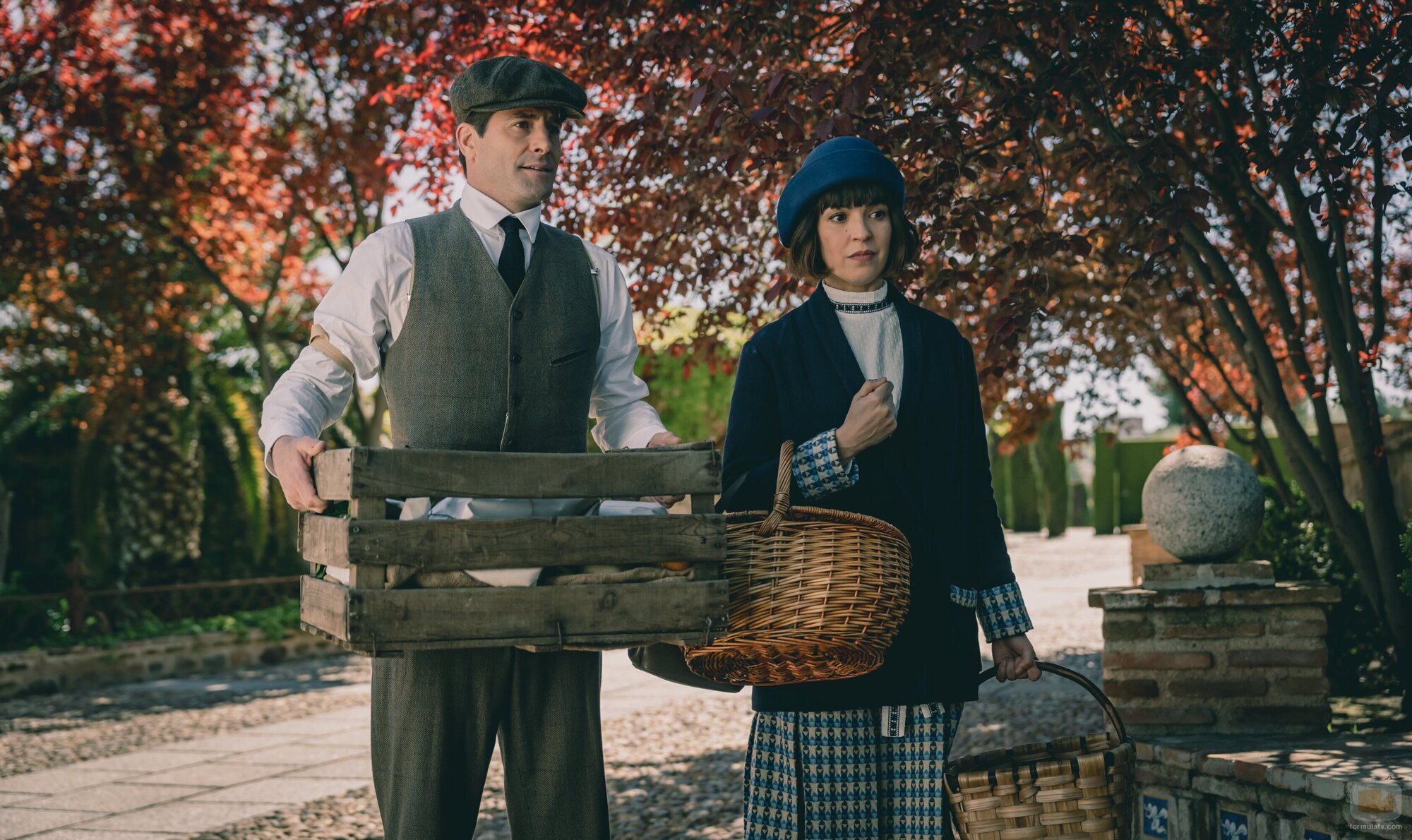 Escena de Verónica Sánchez y Luis Fernández 'Perla' en 1x06 titulado 'La oportunidad de Covadonga' de 'La Favorita 1922'