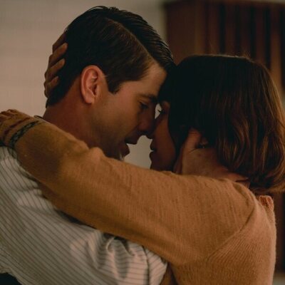 Still de Verónica Sánchez y Luis Fernández 'Perla' en 1x06 titulado 'La oportunidad de Covadonga' de 'La Favorita 1922'