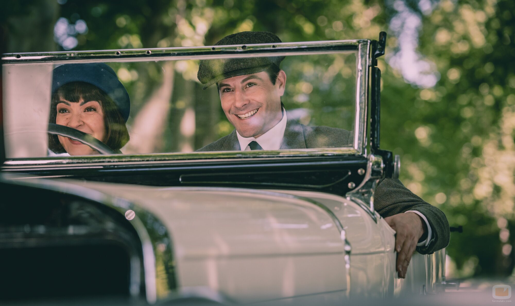 Imagen de Verónica Sánchez y Luis Fernández 'Perla' en 'La oportunidad de Covadonga' de 'La Favorita 1922'