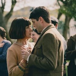 Verónica Sánchez y Luis Fernández 'Perla' en Capítulo 6 titulado 'La oportunidad de Covadonga' de 'La Favorita 1922'
