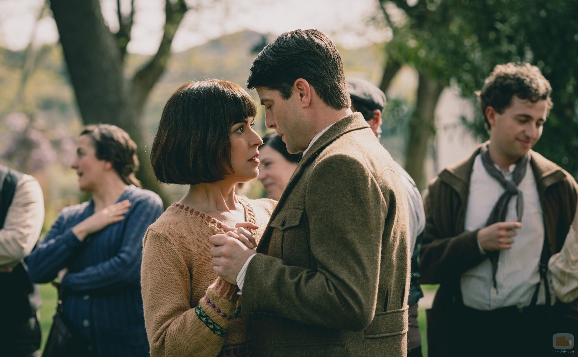 Verónica Sánchez y Luis Fernández 'Perla' en Capítulo 6 titulado 'La oportunidad de Covadonga' de 'La Favorita 1922'
