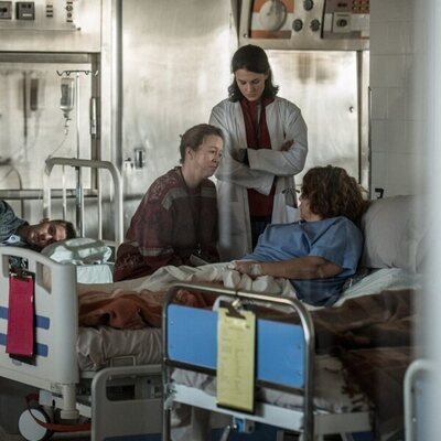 Melina Matthews y Ainhoa Santamaría en 1x02 titulado 'Emergencia' de 'Apagón'