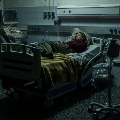 Ainhoa Santamaría en 1x02 'Emergencia' de 'Apagón'