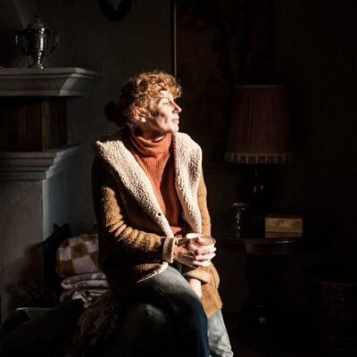 Escena de María Vázquez en 'Equilibrio' de 'Apagón'