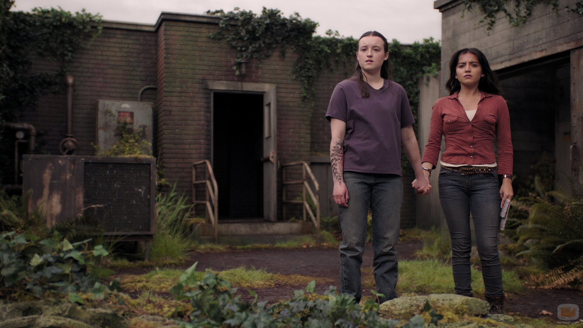 Bella Ramsey y Isabela Merced en el 2x04 de 'The Last of Us'