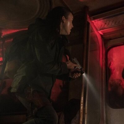 Imagen de Bella Ramsey en 2x04 'Día uno' de 'The Last of Us'